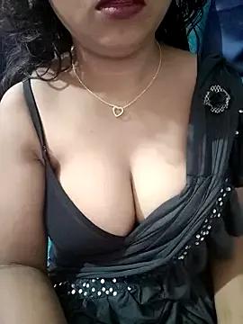 Miss-oly from StripChat is Freechat
