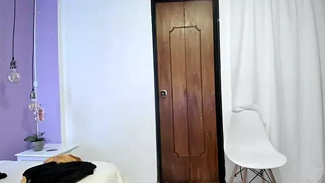 Girls: discover live performances with matured cam models, from teasing to fixations, in a variety of stunning live sex cams.