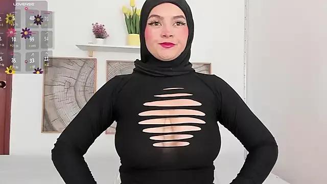 Girls: discover live performances with matured cam models, from teasing to fixations, in a variety of stunning live sex cams.