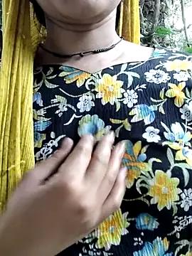 Girls: discover live performances with matured cam models, from teasing to fixations, in a variety of stunning live sex cams.
