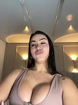 Girls: discover live performances with matured cam models, from teasing to fixations, in a variety of stunning live sex cams.