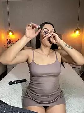Girls: discover live performances with matured cam models, from teasing to fixations, in a variety of stunning live sex cams.