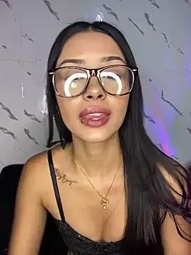 Girls: discover live performances with matured cam models, from teasing to fixations, in a variety of stunning live sex cams.