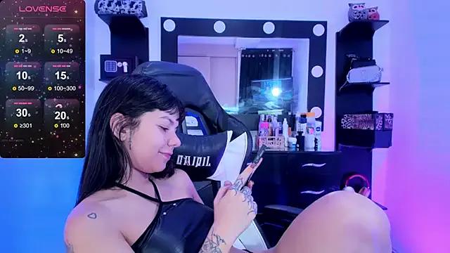 Girls: discover live performances with matured cam models, from teasing to fixations, in a variety of stunning live sex cams.