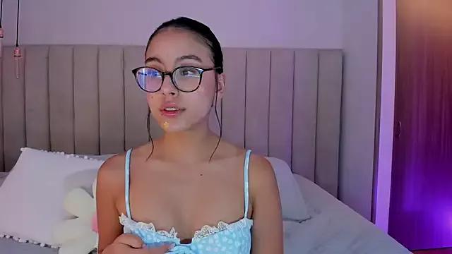 Girls: discover live performances with matured cam models, from teasing to fixations, in a variety of stunning live sex cams.