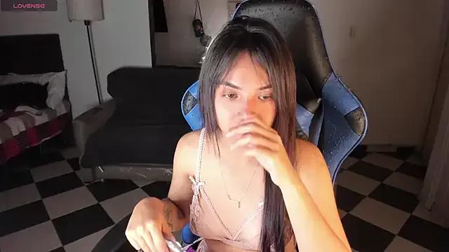 Miss_Nicole from StripChat