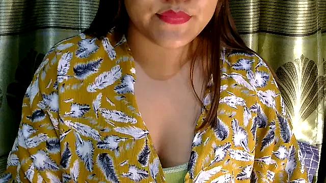 Girls: discover live performances with matured cam models, from teasing to fixations, in a variety of stunning live sex cams.