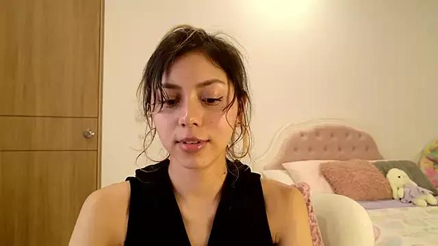 Girls: discover live performances with matured cam models, from teasing to fixations, in a variety of stunning live sex cams.