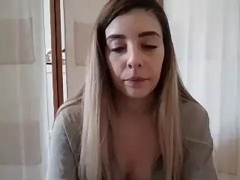 MissBella131 from StripChat