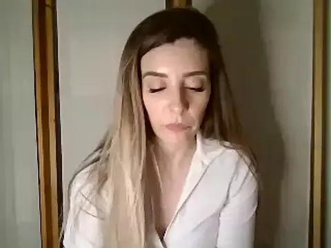 Girls: discover live performances with matured cam models, from teasing to fixations, in a variety of stunning live sex cams.