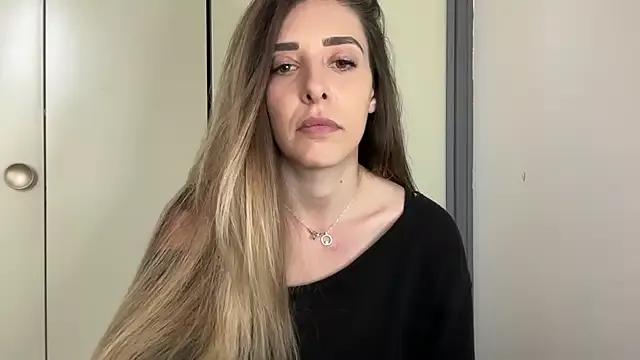 MissBella131 from StripChat