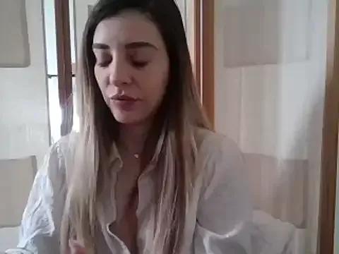 MissBella131 from StripChat