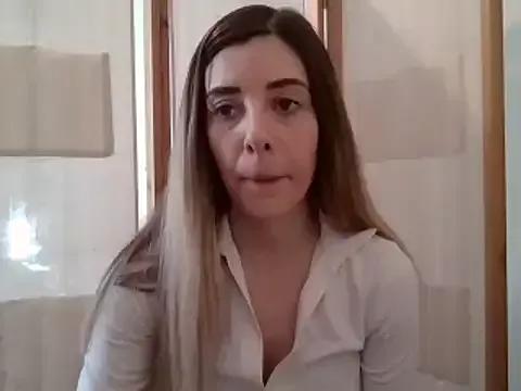 MissBella131 from StripChat