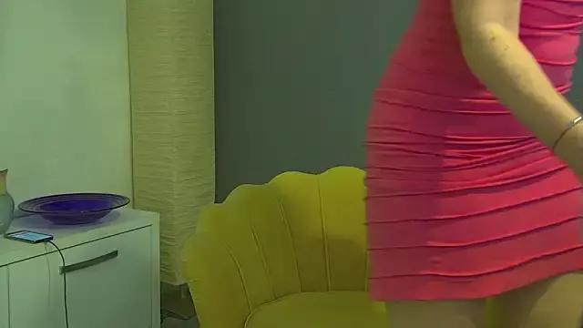 Girls: discover live performances with matured cam models, from teasing to fixations, in a variety of stunning live sex cams.