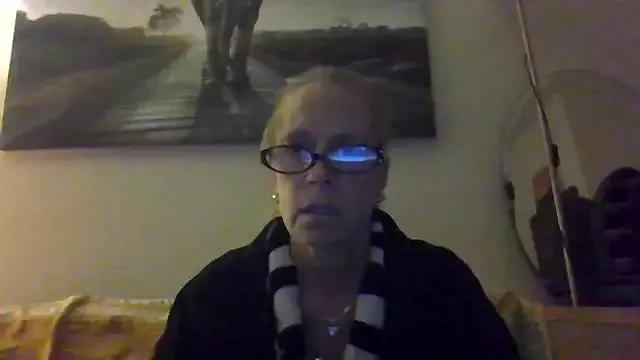 MISSLOTUS75 from StripChat