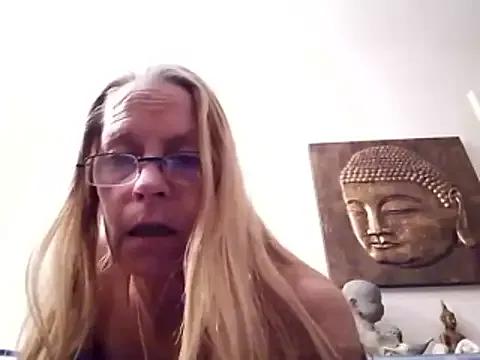 MISSLOTUS75 from StripChat