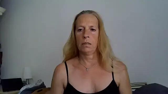 MISSLOTUS75 from StripChat