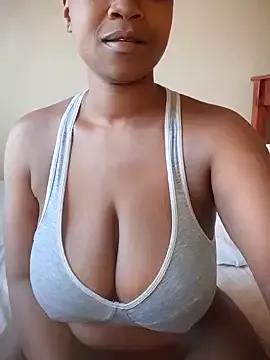 MissNightzzz from StripChat is Freechat