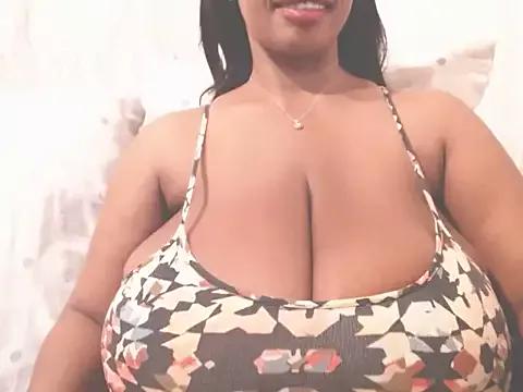 MissTits from StripChat