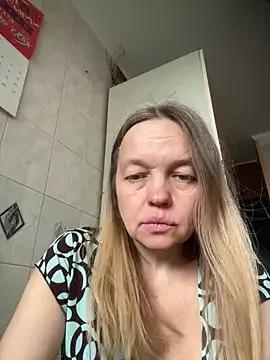 MIUNELLY from StripChat is Freechat