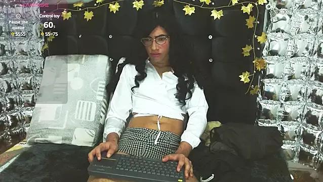 Girls: discover live performances with matured cam models, from teasing to fixations, in a variety of stunning live sex cams.
