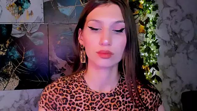 Mollyinyourmind from StripChat is Freechat