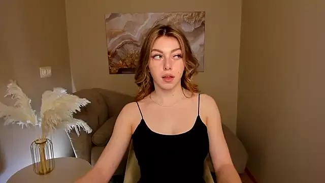 MollyMeltorr from StripChat is Freechat