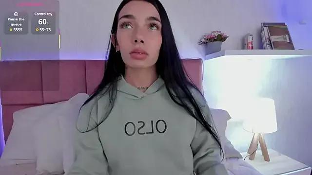 Mollymoon1 from StripChat is Freechat