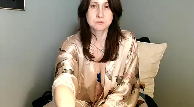 Girls: discover live performances with matured cam models, from teasing to fixations, in a variety of stunning live sex cams.