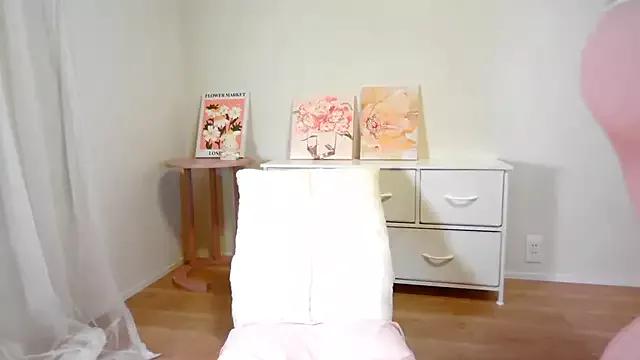 MOMO_ROSE from StripChat