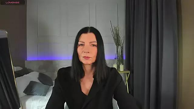 Girls: discover live performances with matured cam models, from teasing to fixations, in a variety of stunning live sex cams.