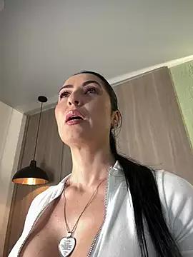 MoniqueVega from StripChat is Freechat