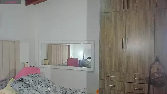 Girls: discover live performances with matured cam models, from teasing to fixations, in a variety of stunning live sex cams.