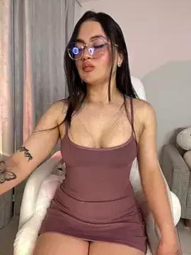 Girls: discover live performances with matured cam models, from teasing to fixations, in a variety of stunning live sex cams.