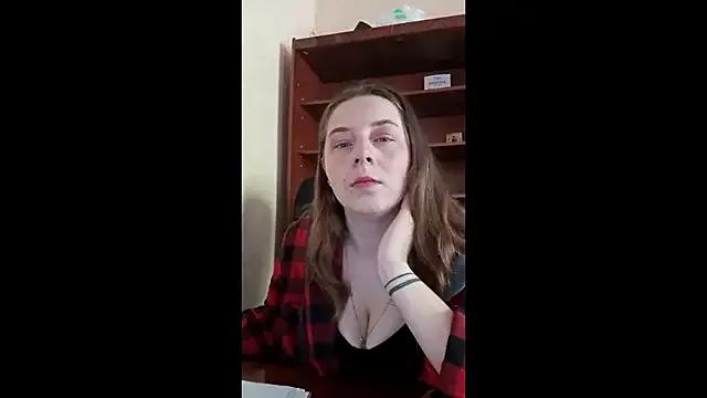 MoodyPeach from StripChat