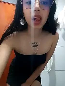 Girls: discover live performances with matured cam models, from teasing to fixations, in a variety of stunning live sex cams.