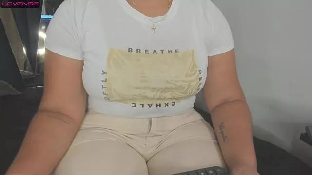 moonsweet1 from StripChat