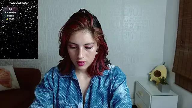 Moonwiny from StripChat