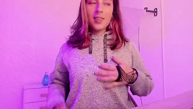 Moonwiny from StripChat