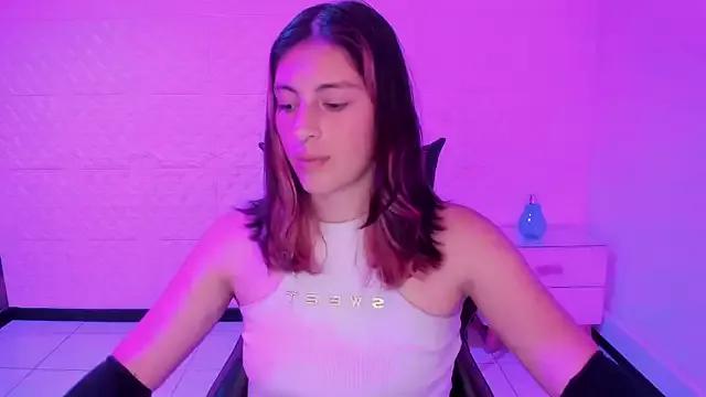 Moonwiny from StripChat
