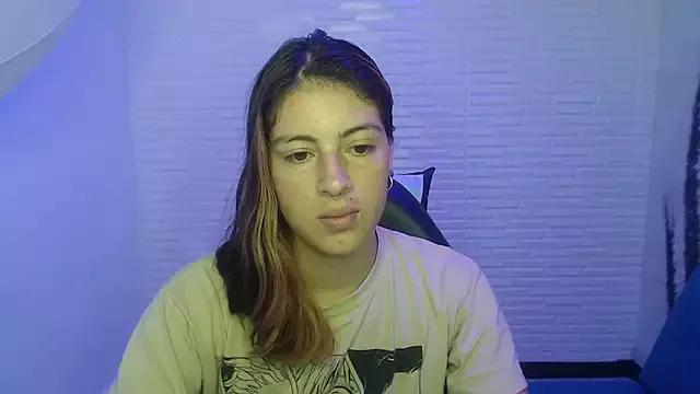 Moonwiny from StripChat
