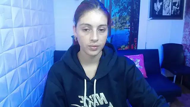 Moonwiny from StripChat
