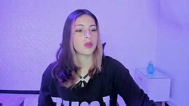 Moonwiny from StripChat is Freechat