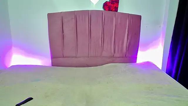 Girls: discover live performances with matured cam models, from teasing to fixations, in a variety of stunning live sex cams.