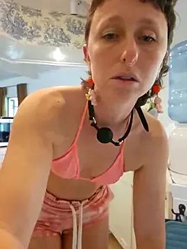 mossy_kiss from StripChat