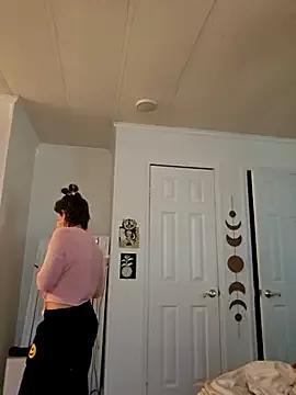 mossy_kiss from StripChat