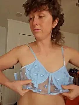 mossy_kiss from StripChat