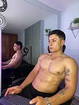 MR_MUSCLE from StripChat is Freechat