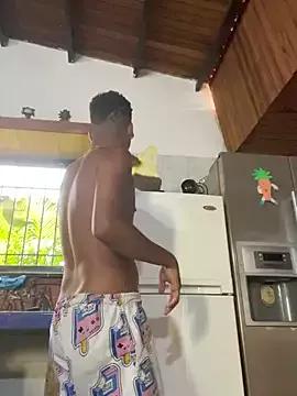 MrLeoLatino from StripChat is Freechat