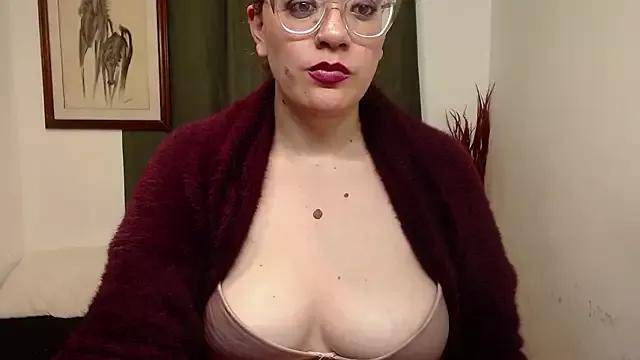 Mrs_agatha from StripChat is Freechat